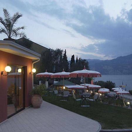 Hotel Oasi Beach Мальчезине Экстерьер фото
