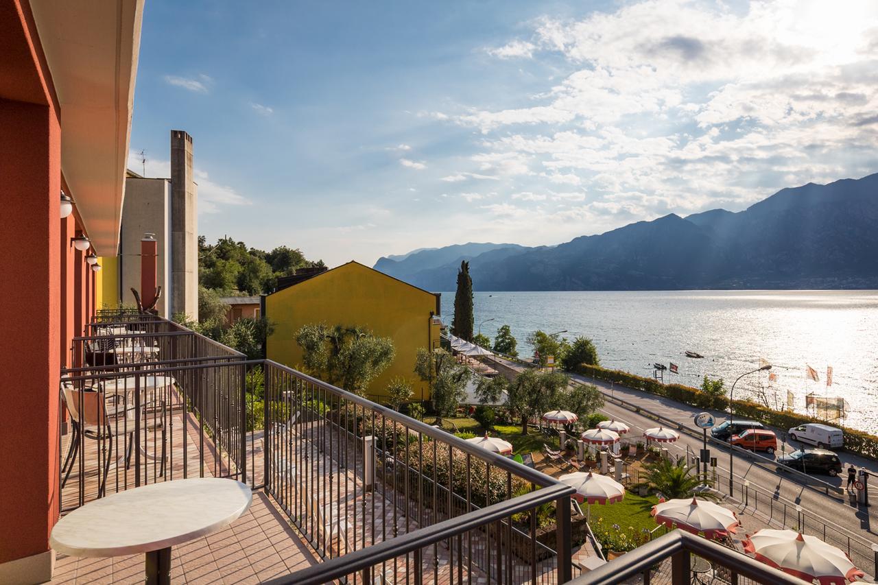 Hotel Oasi Beach Мальчезине Экстерьер фото