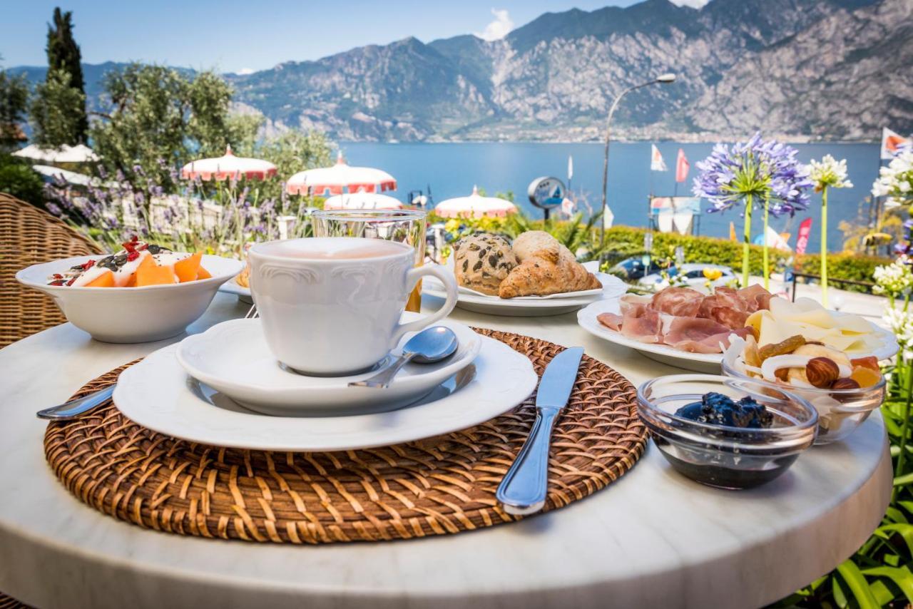 Hotel Oasi Beach Мальчезине Экстерьер фото